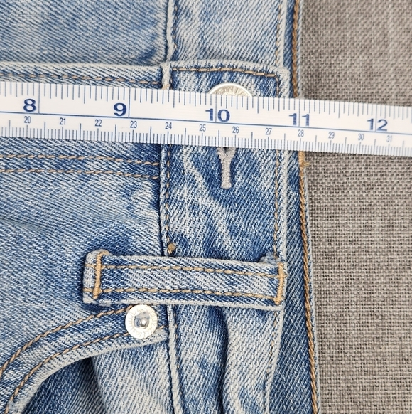 American Eagle Outfitters Distressed Mom Jeans. Size 0 . - Picture 9 of 11